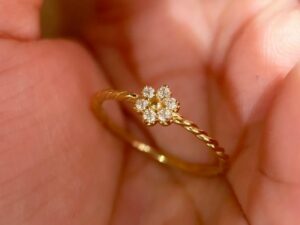 Golden Three Dimensional Zircon-inlaid Mini Flower Twist Rope Ring French Retro Style Open Ring Women's Copper Fashion Ring