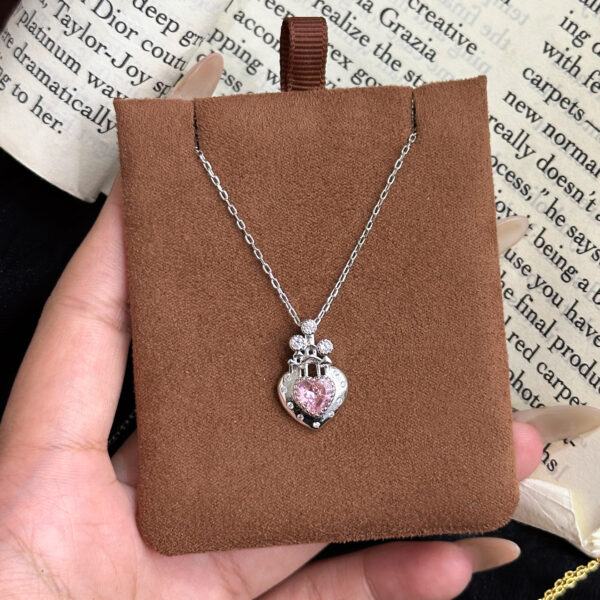 French Romantic Dreamy Heart Castle Copper Necklace Light Luxury Fashion High End Niche Sweet Clavicle Fashion Jewelry