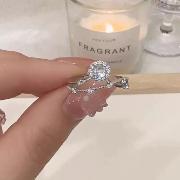 New Fashionable High End Women's Copper Zircon Fashion Ring Shape Exquisite Light Luxury Design Unique Proposal Birthday Gift